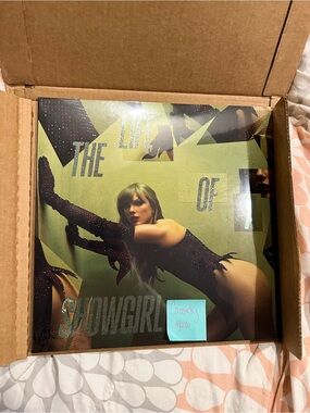 Taylor Swift 'The Life of Showgirl' Vinyl - Shinny Bug-Wintergreen & Onyx Marble